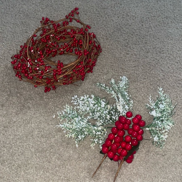 Holly & Garland Bundle - Picture 1 of 6